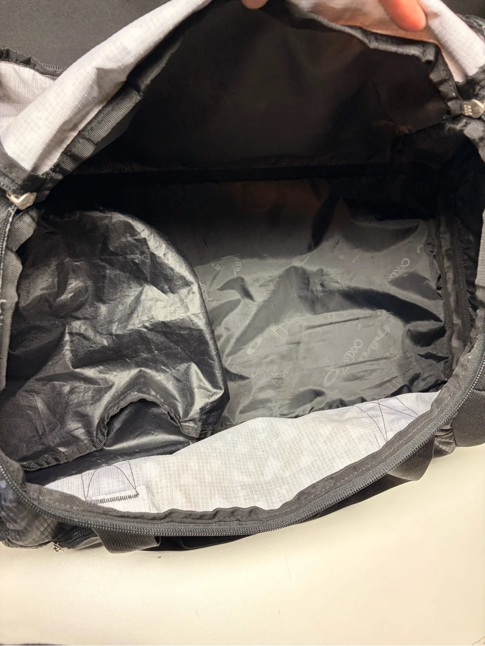 Oakley Gym to Street duffle bag 55L